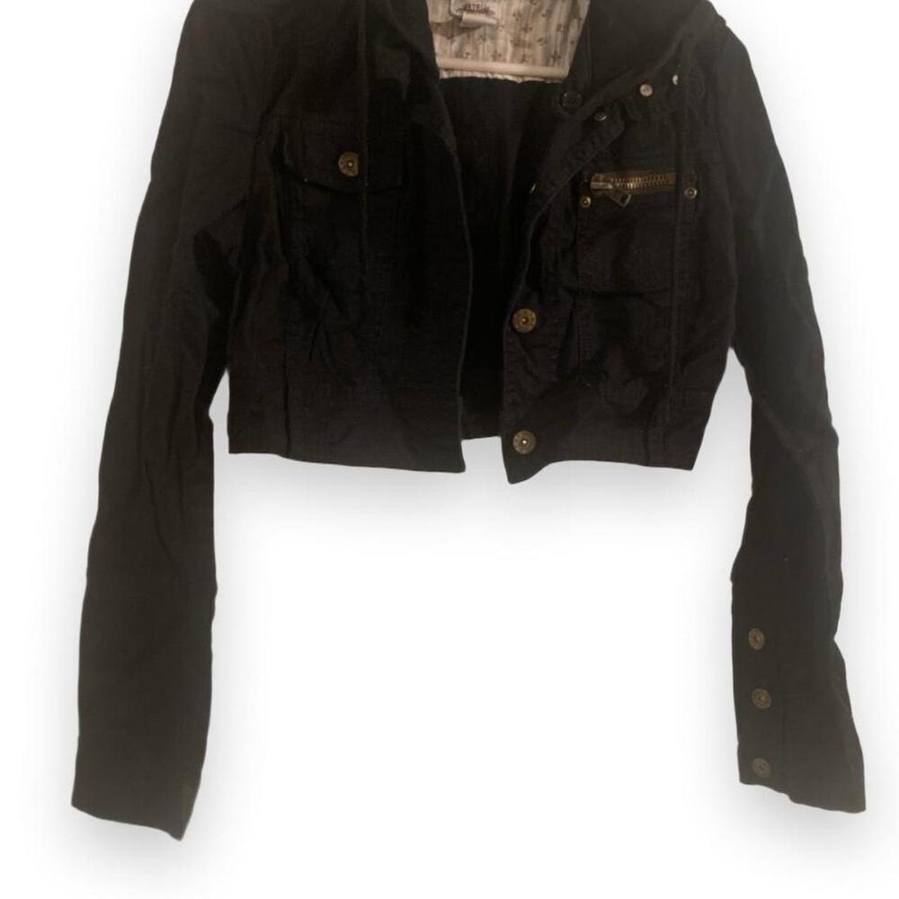 Title vintage y2k btri black